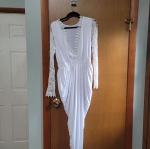 Cool white rouched dress 1x